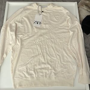 Men’s Zara long sleeve sweater like shirt.